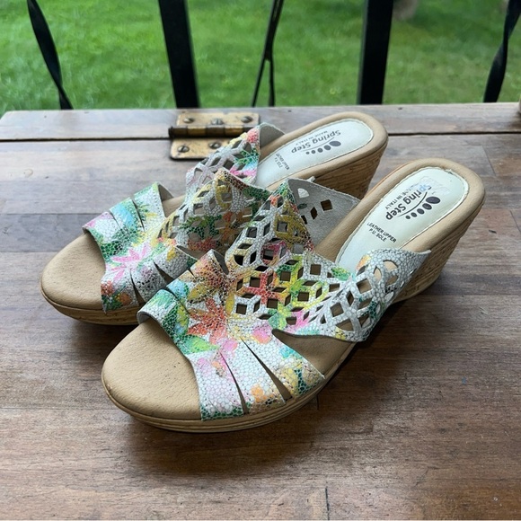 Spring Step Viniko Floral Cutout Wedge Slides Womens Sz 7M - Picture 2 of 11
